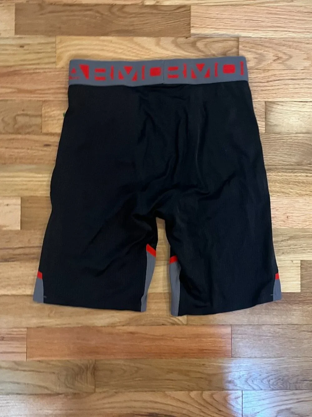 Men's Small Under Armour Heatgear Football Compression Shorts